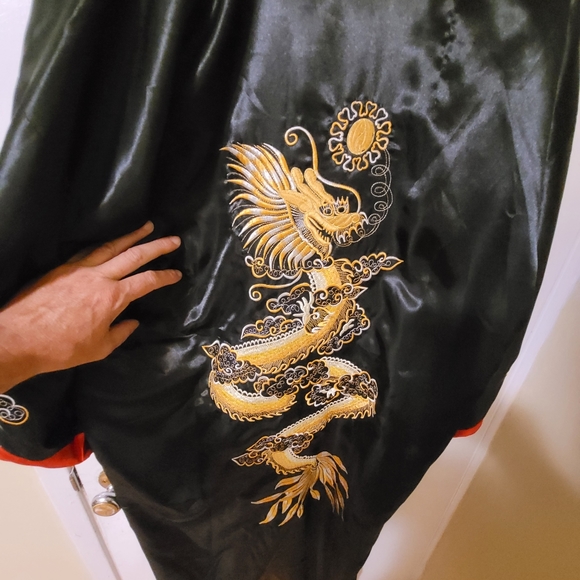 Reversible dragon robe - Picture 3 of 6